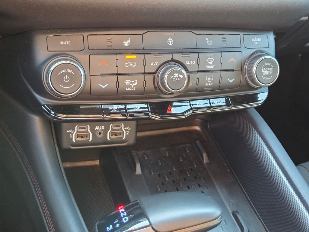 Used 2025 Dodge Durango R/T AWD/4WD image 33