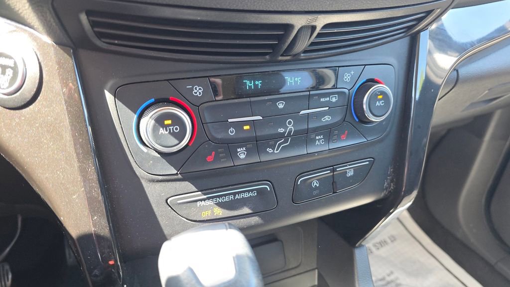 Used 2017 Ford Escape Titanium image 19