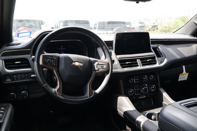 Used 2024 Chevrolet Suburban High Country w/ Premium Package 2 RWD image 11
