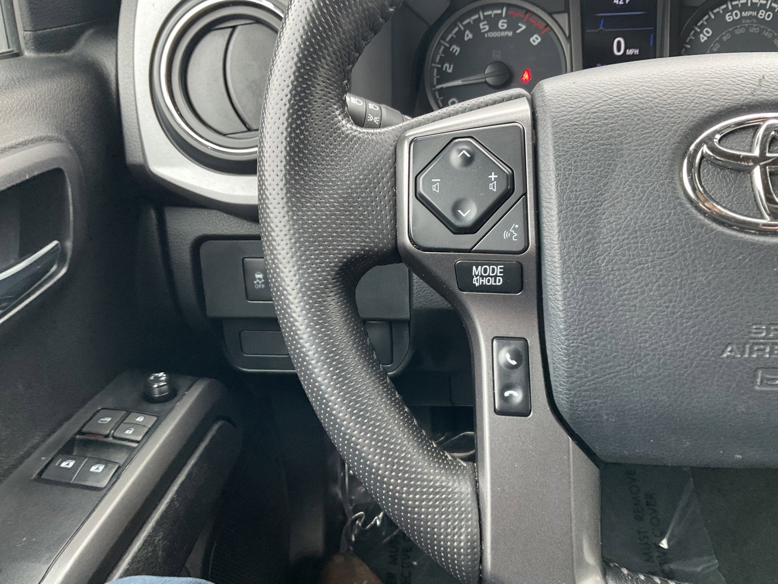 Used 2023 Toyota Tacoma TRD Off-Road image 24