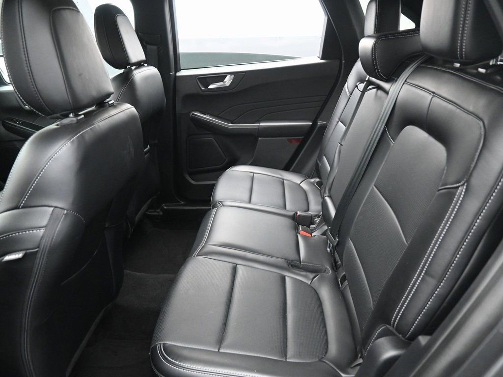 Used 2025 Ford Escape Platinum image 27