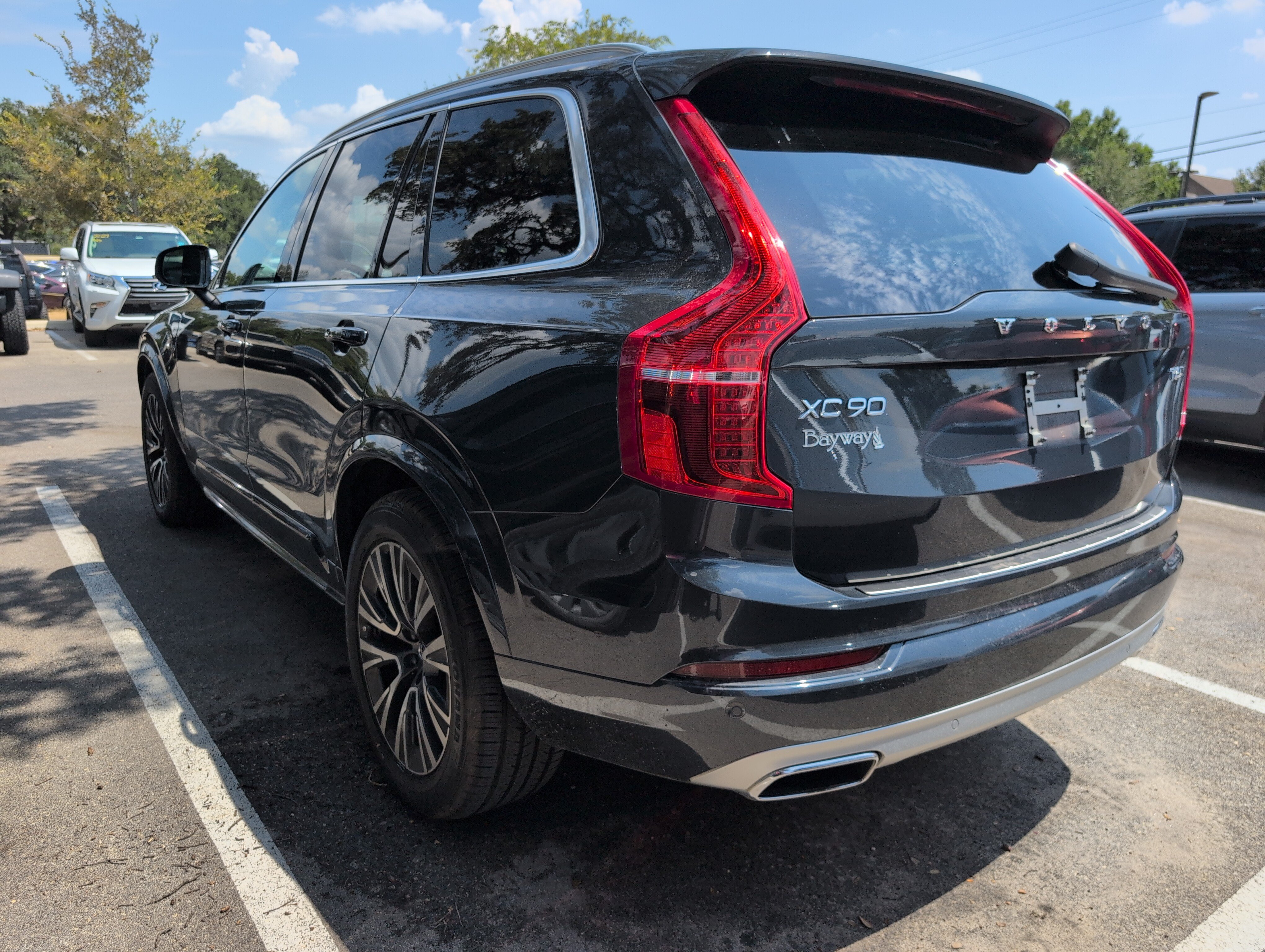 Used 2021 Volvo XC90 T6 Momentum w/ Advanced Package AWD/4WD image 4