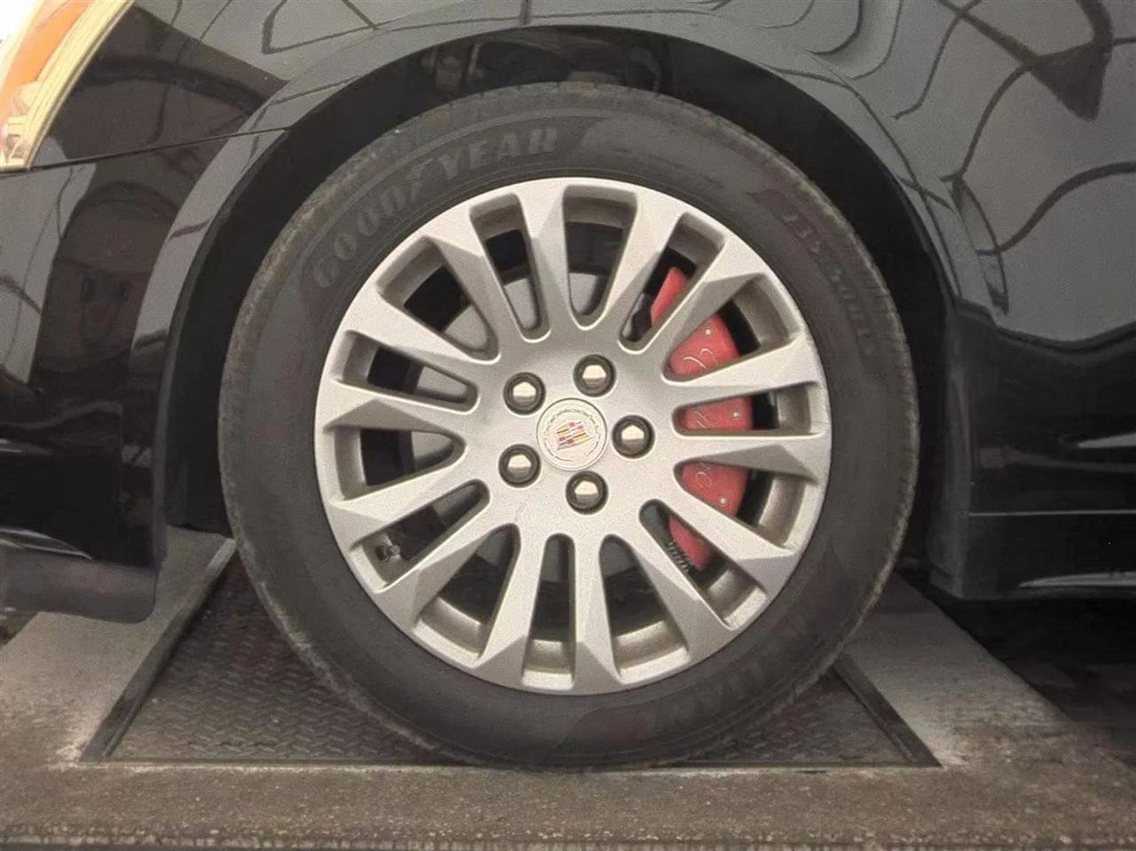 Used 2013 Cadillac CTS Performance image 9
