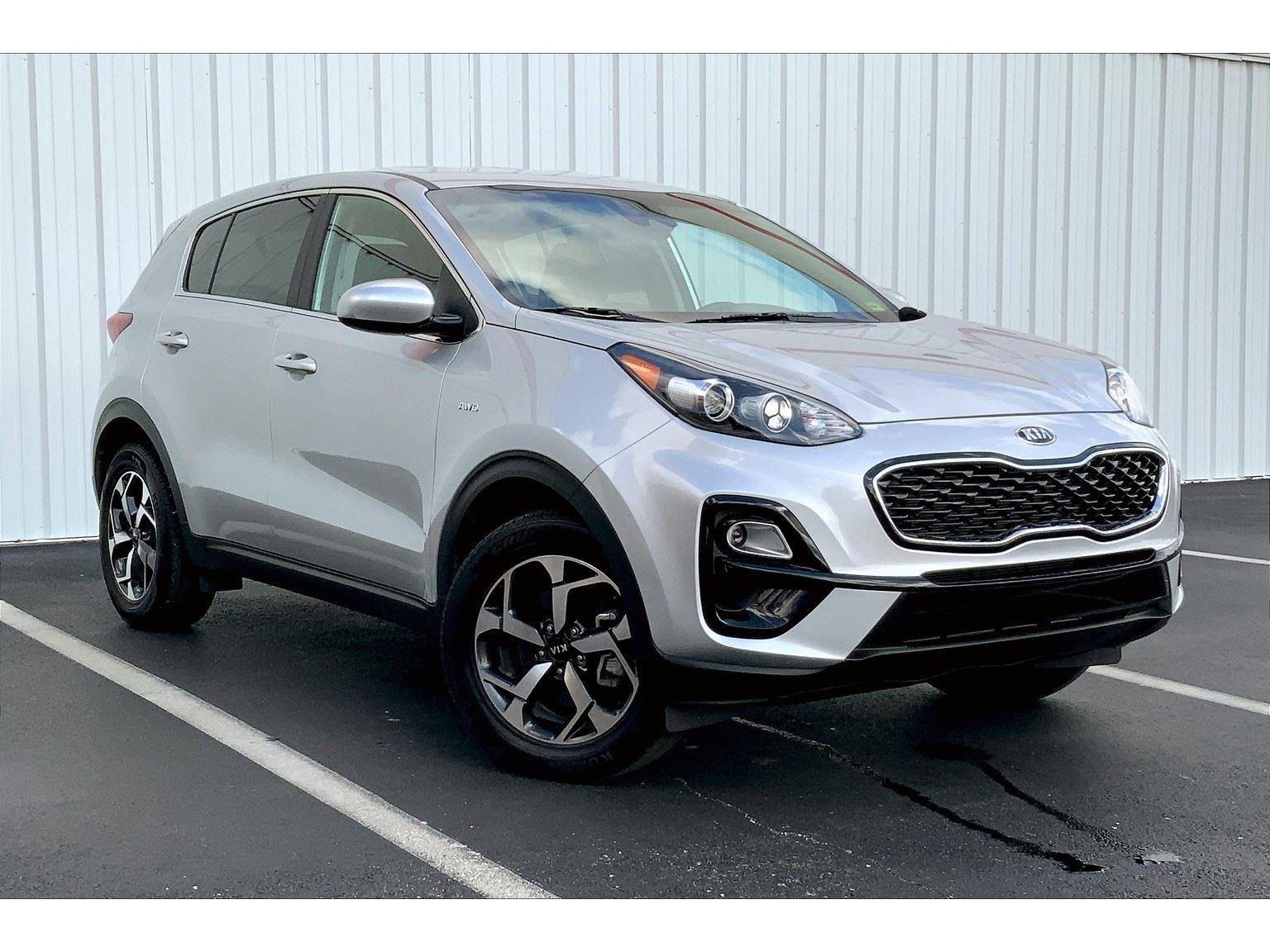 Used 2022 Kia Sportage LX image 2