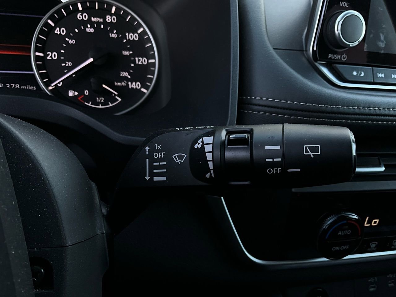 Used 2025 Nissan Rogue SV image 36