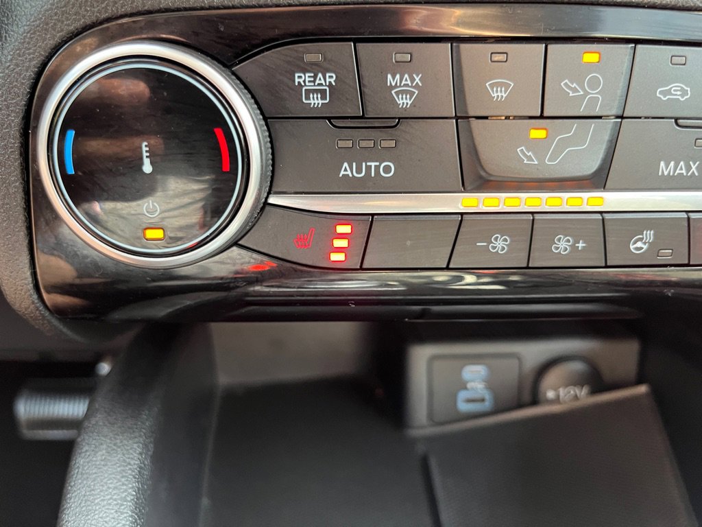 Used 2022 Ford Escape SEL w/ SEL Stealth AWD Package image 25