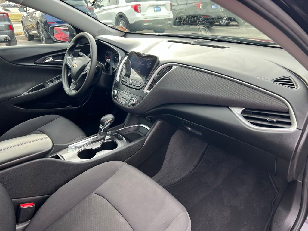 Used 2022 Chevrolet Malibu LT image 25
