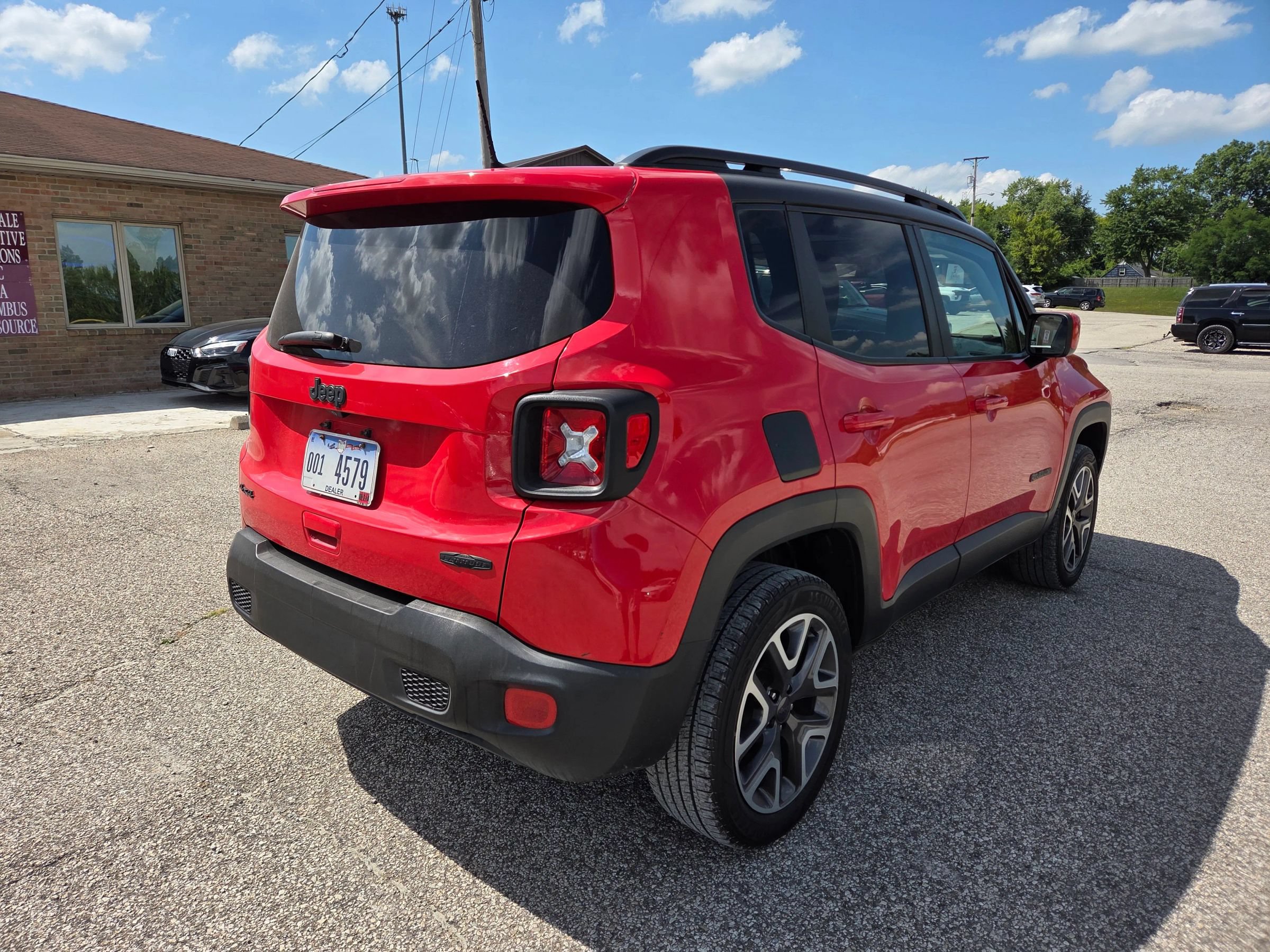 Used 2018 Jeep Renegade Latitude w/ Cold Weather Group AWD/4WD image 5