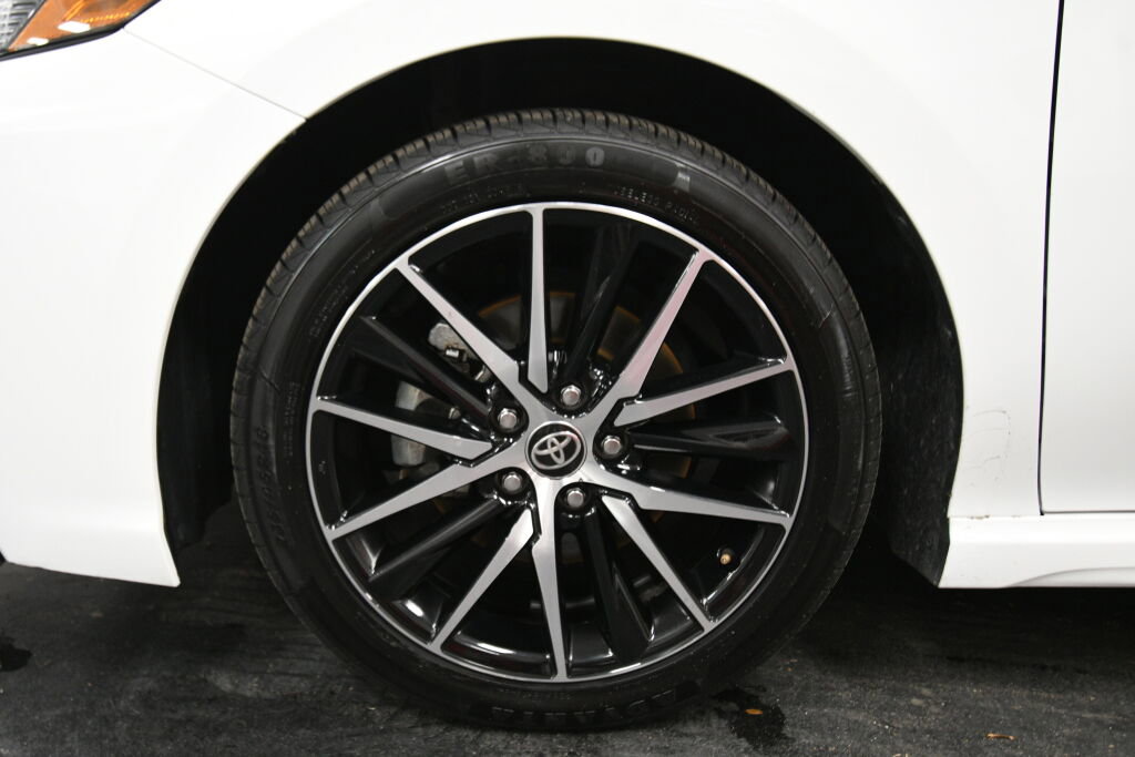 Certified 2024 Toyota Camry SE image 31