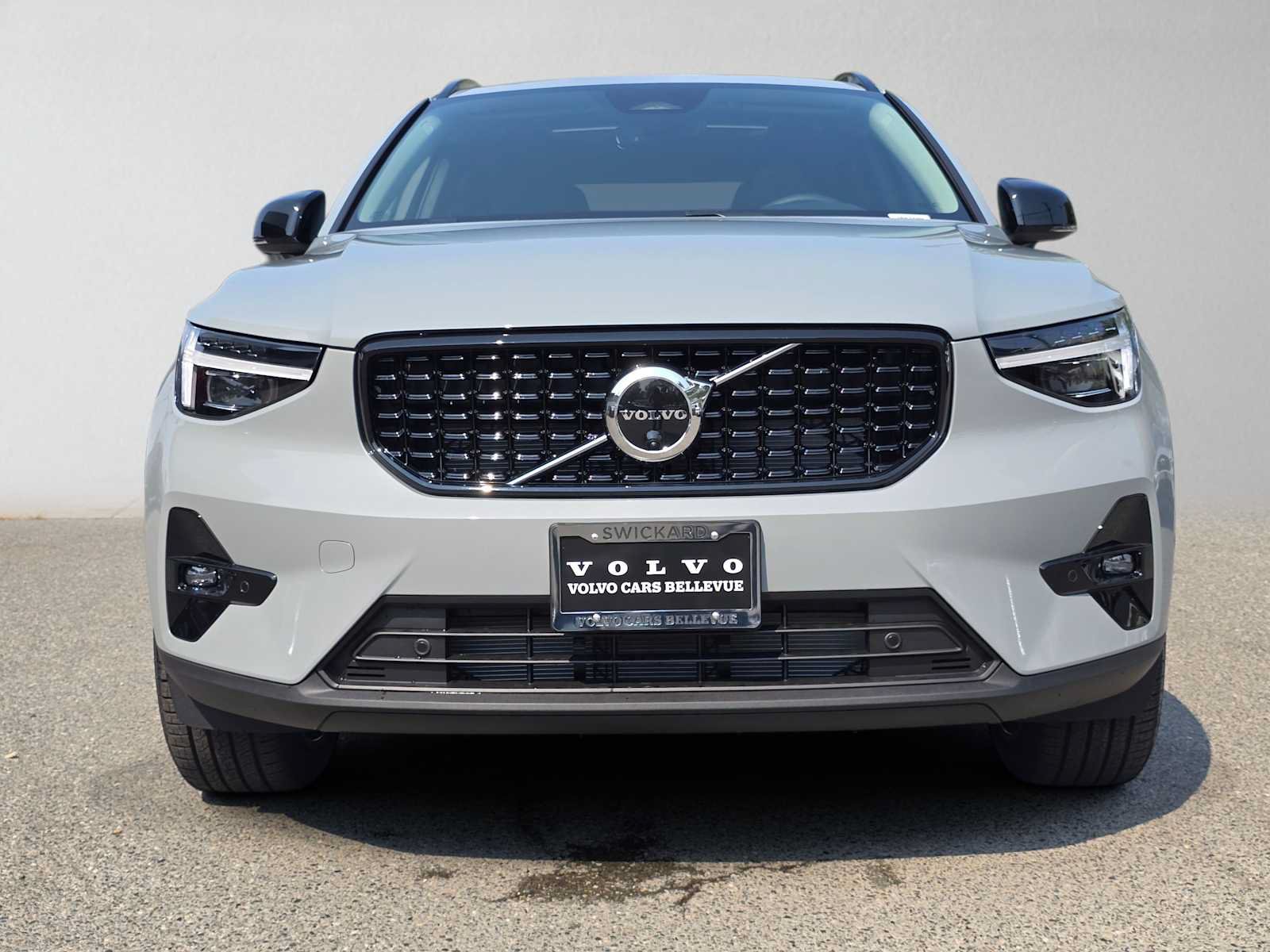 New 2026 Volvo XC40 B5 Ultra w/ Protection Package Premier AWD/4WD image 8