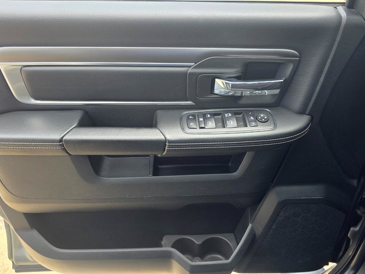 Used 2022 RAM 1500 Warlock w/ Ceramic Grey Warlock Package AWD/4WD image 12