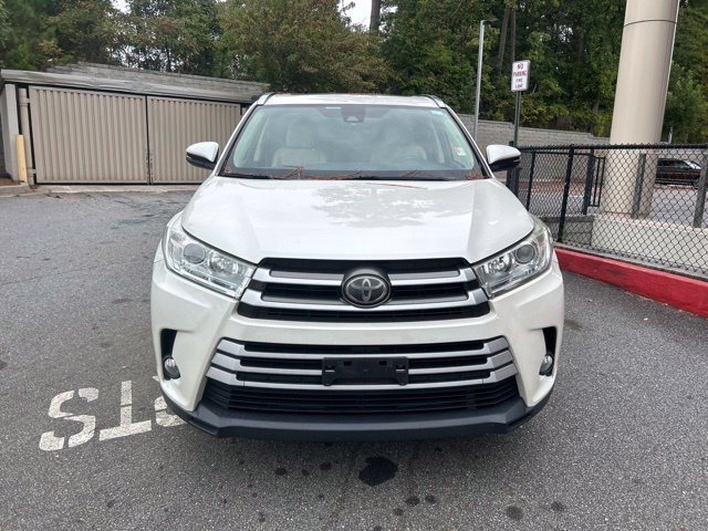 Used 2017 Toyota Highlander XLE AWD/4WD image 2