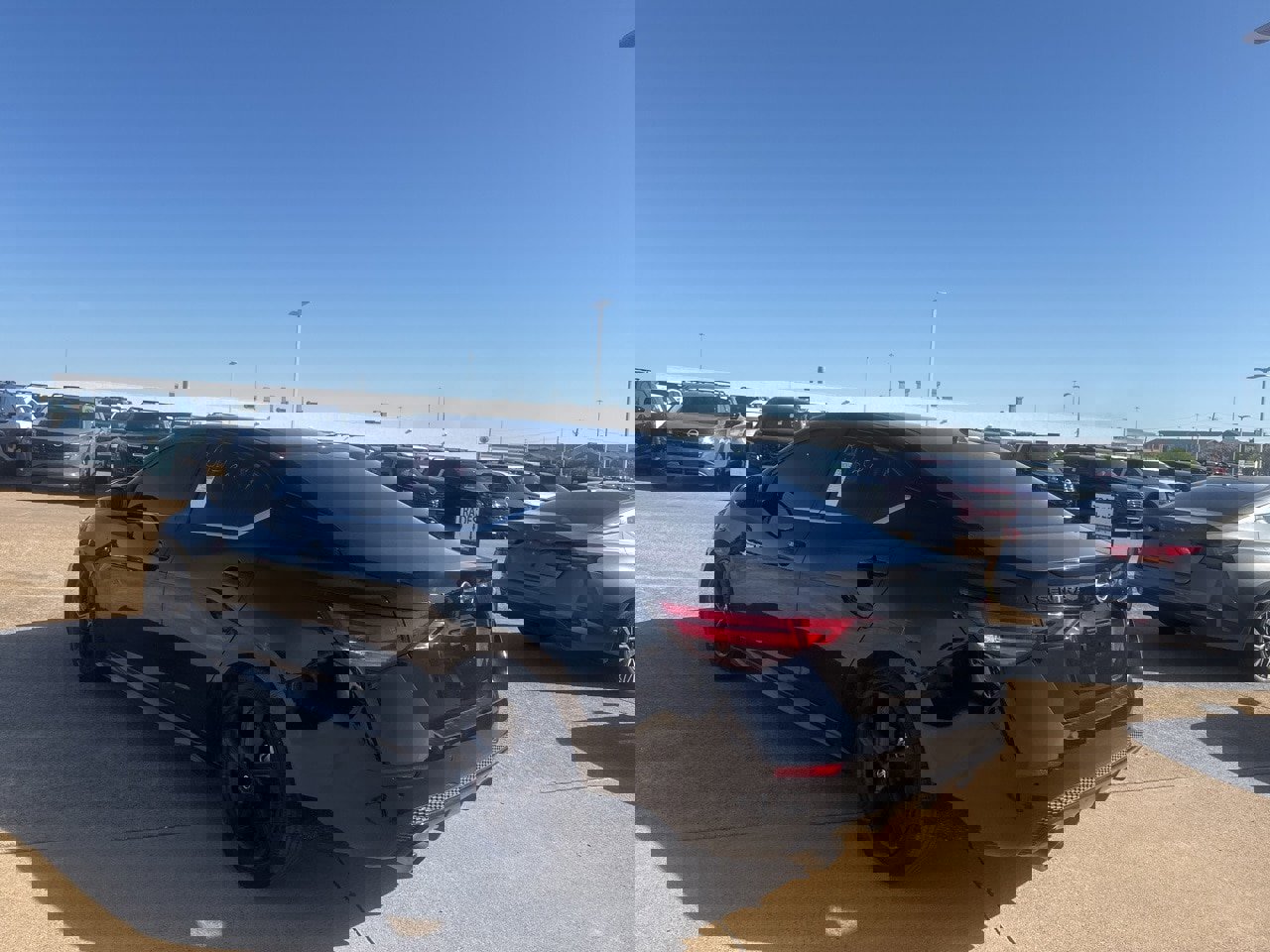 Certified 2022 Nissan Sentra SR w/ Midnight Edition image 11