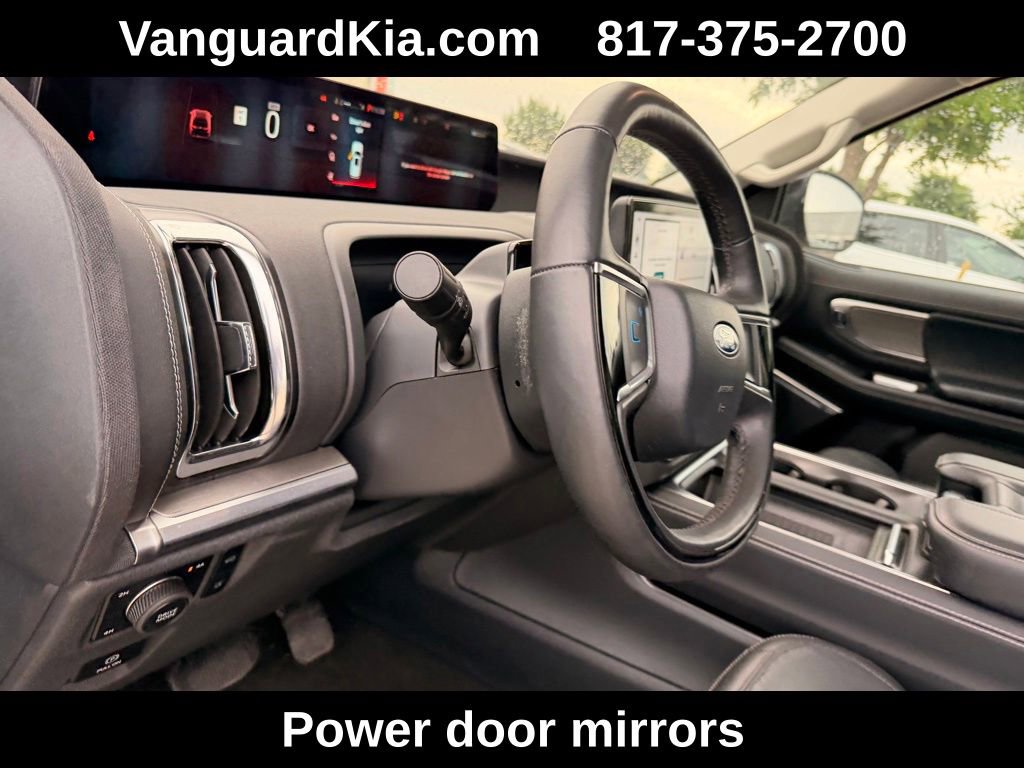 Used 2025 Ford Expedition Max Platinum AWD/4WD image 14