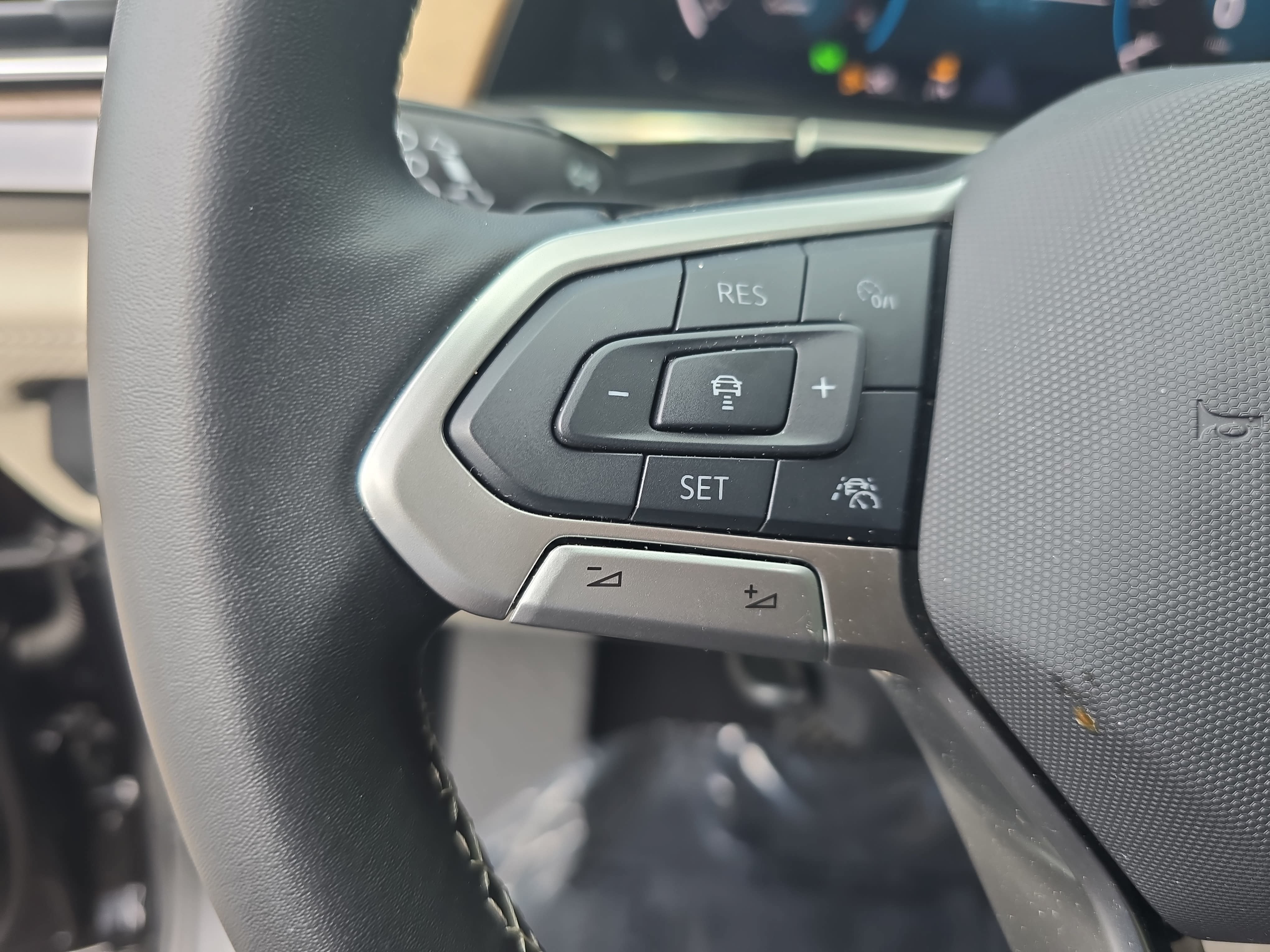 Used 2026 Volkswagen Atlas SE AWD/4WD image 17