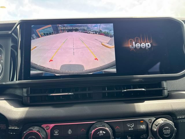 Used 2024 Jeep Wrangler Unlimited Sahara AWD/4WD image 32