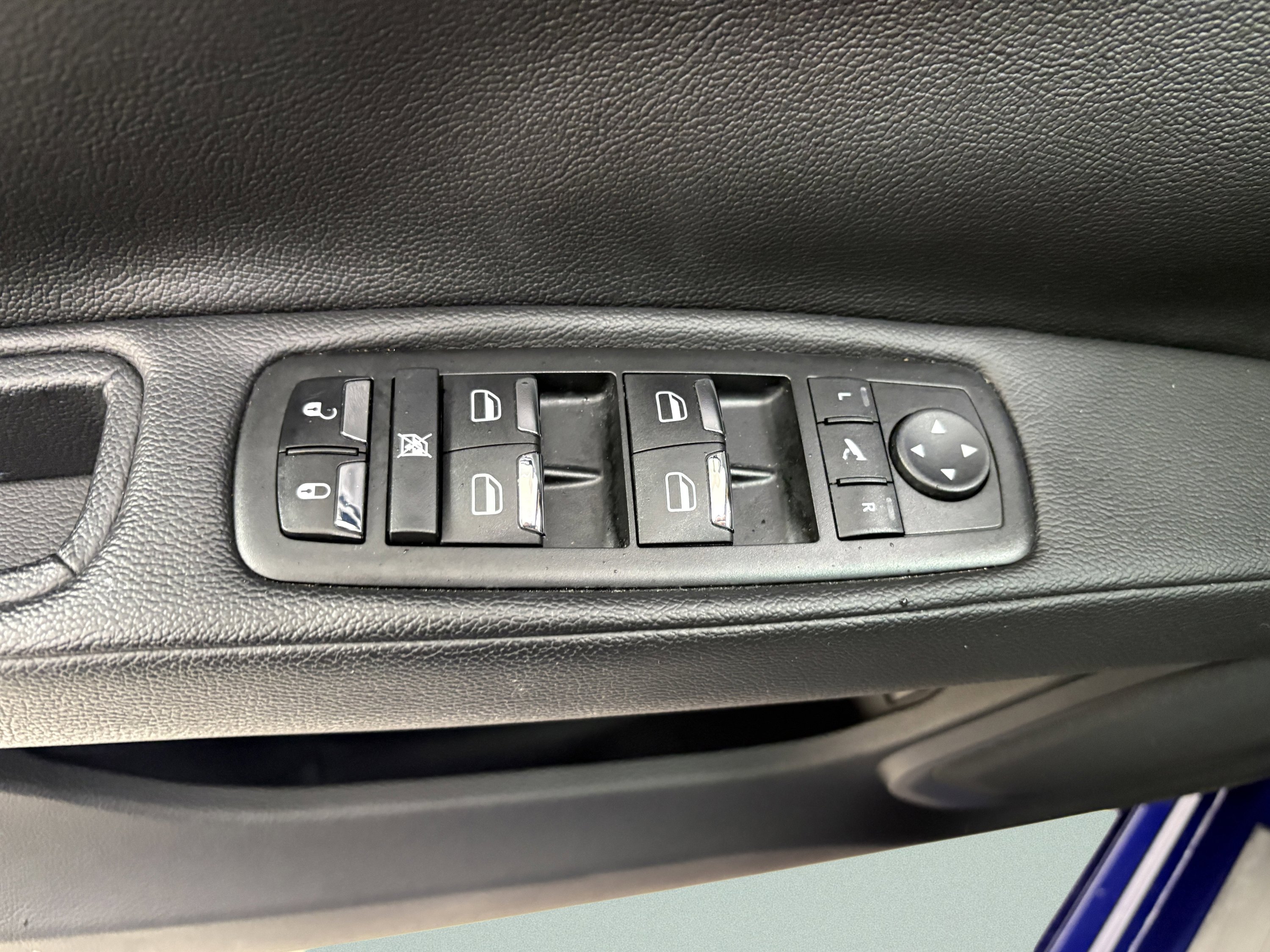 Used 2015 Maserati Ghibli image 24