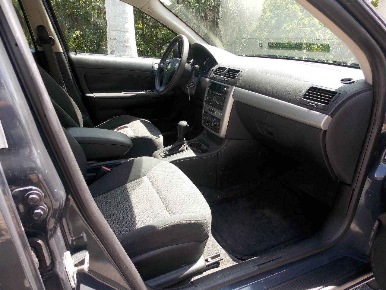 Used 2009 Chevrolet Cobalt LT w/ Preferred Equipment Group FWD image 18