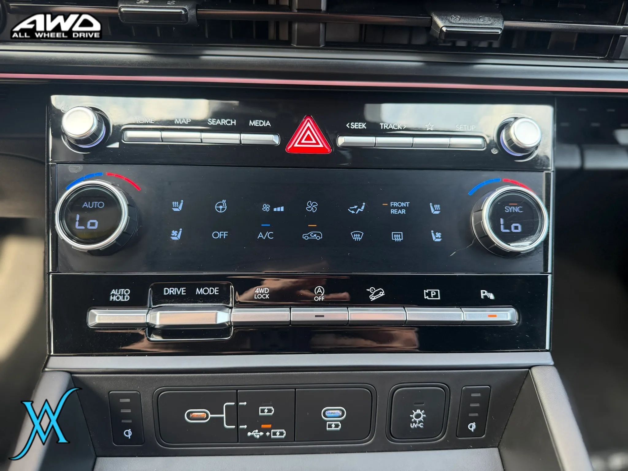 Used 2025 Hyundai Santa Fe Calligraphy AWD/4WD image 32