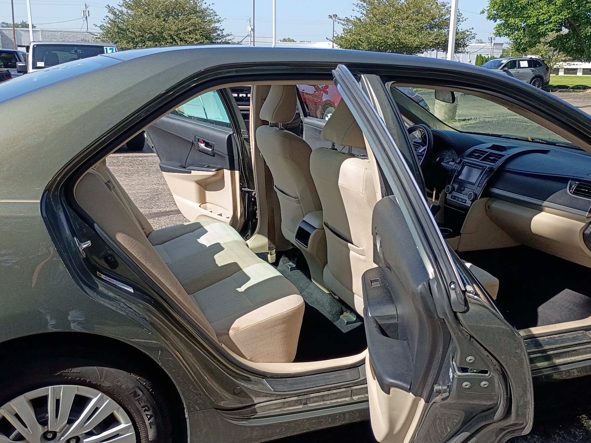 Used 2014 Toyota Camry FWD image 14