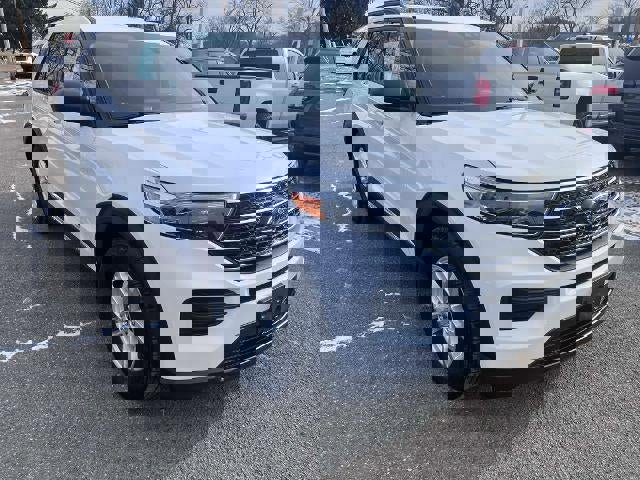 Used 2020 Ford Explorer XLT w/ Comfort Package image 2