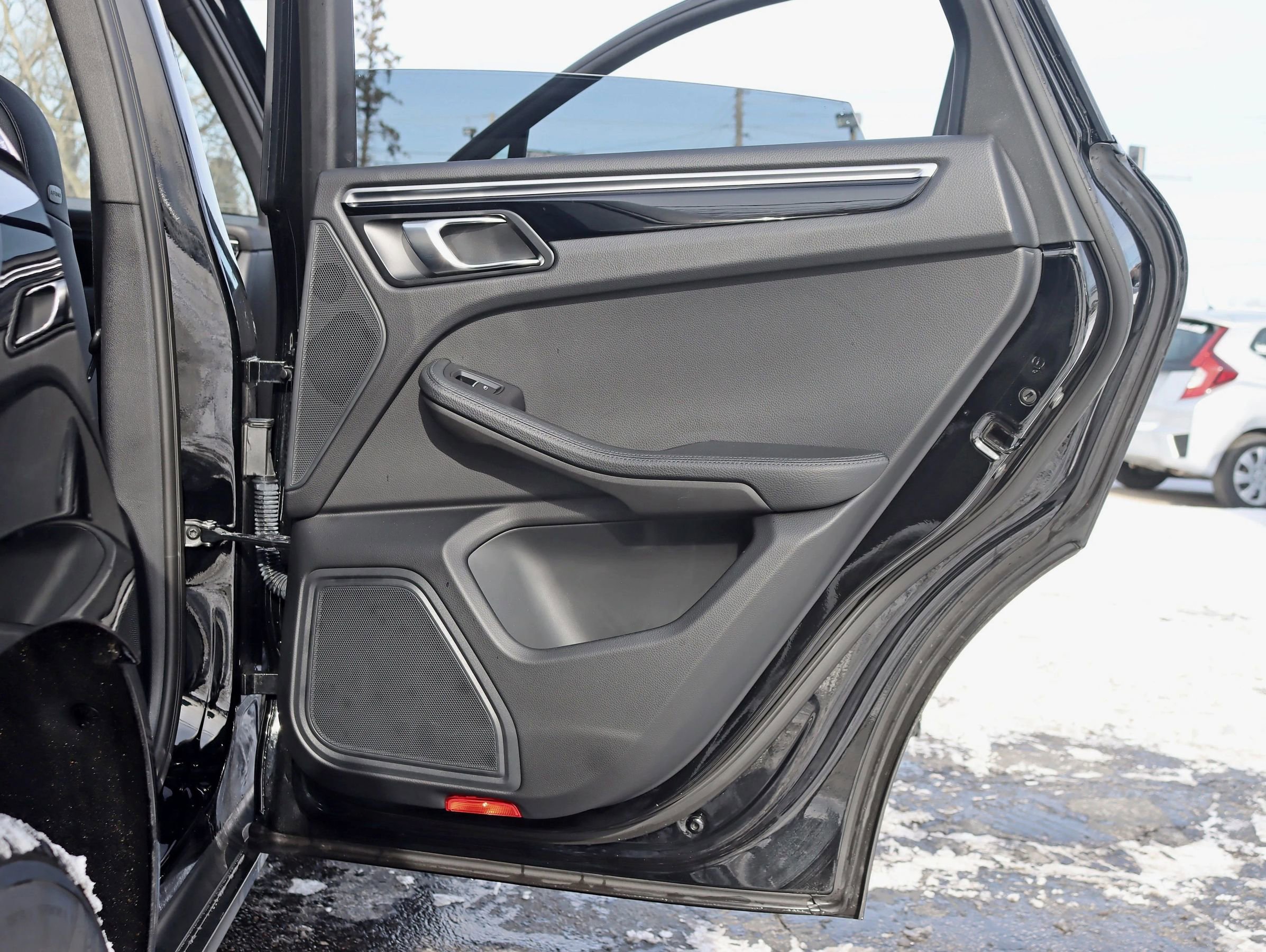 Used 2020 Porsche Macan Sport Edition image 31