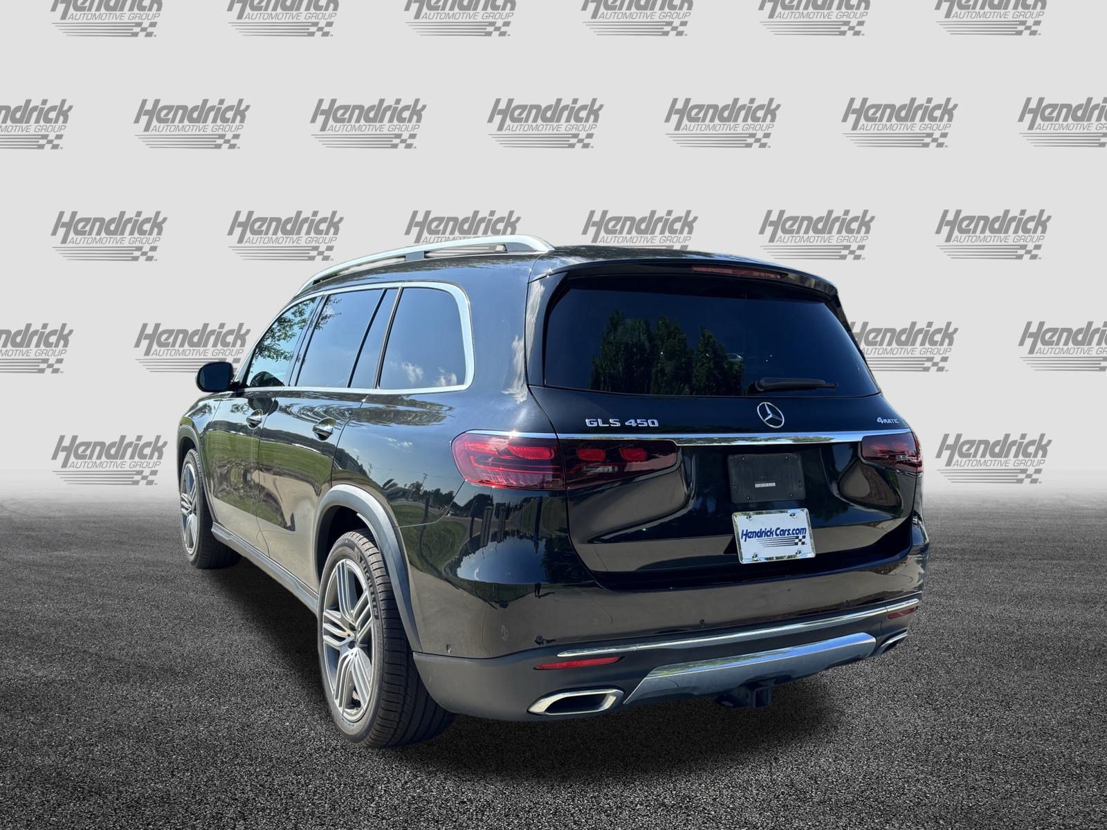 Used 2024 Mercedes-Benz GLS 450 4MATIC image 9