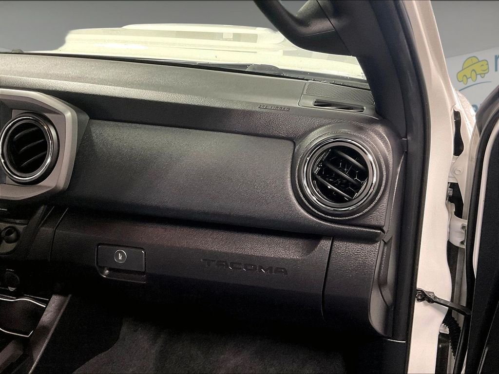 Certified 2022 Toyota Tacoma TRD Sport w/ Technology Package AWD/4WD image 13