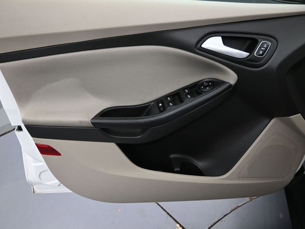 Used 2015 Ford Focus SE image 20