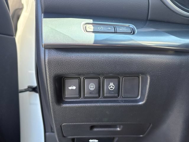 Used 2023 Nissan Maxima SR w/ Sport Mat Group FWD image 23