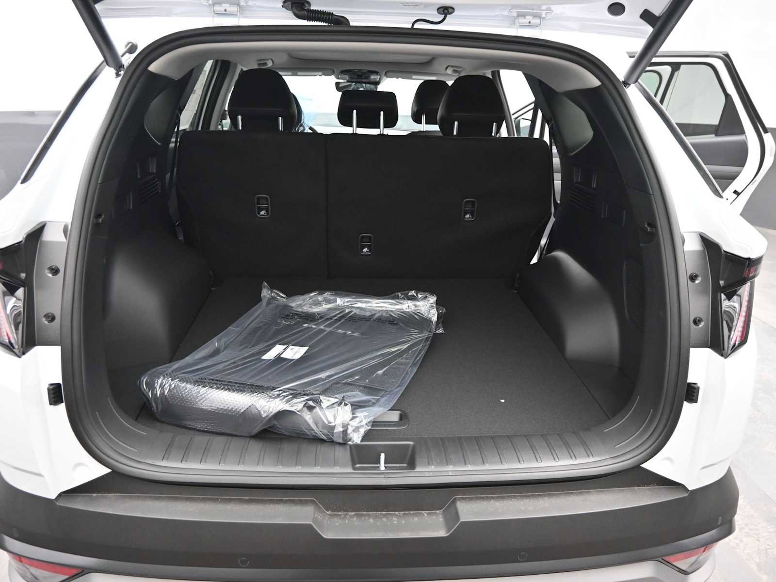 New 2026 Hyundai Tucson Limited AWD/4WD image 13