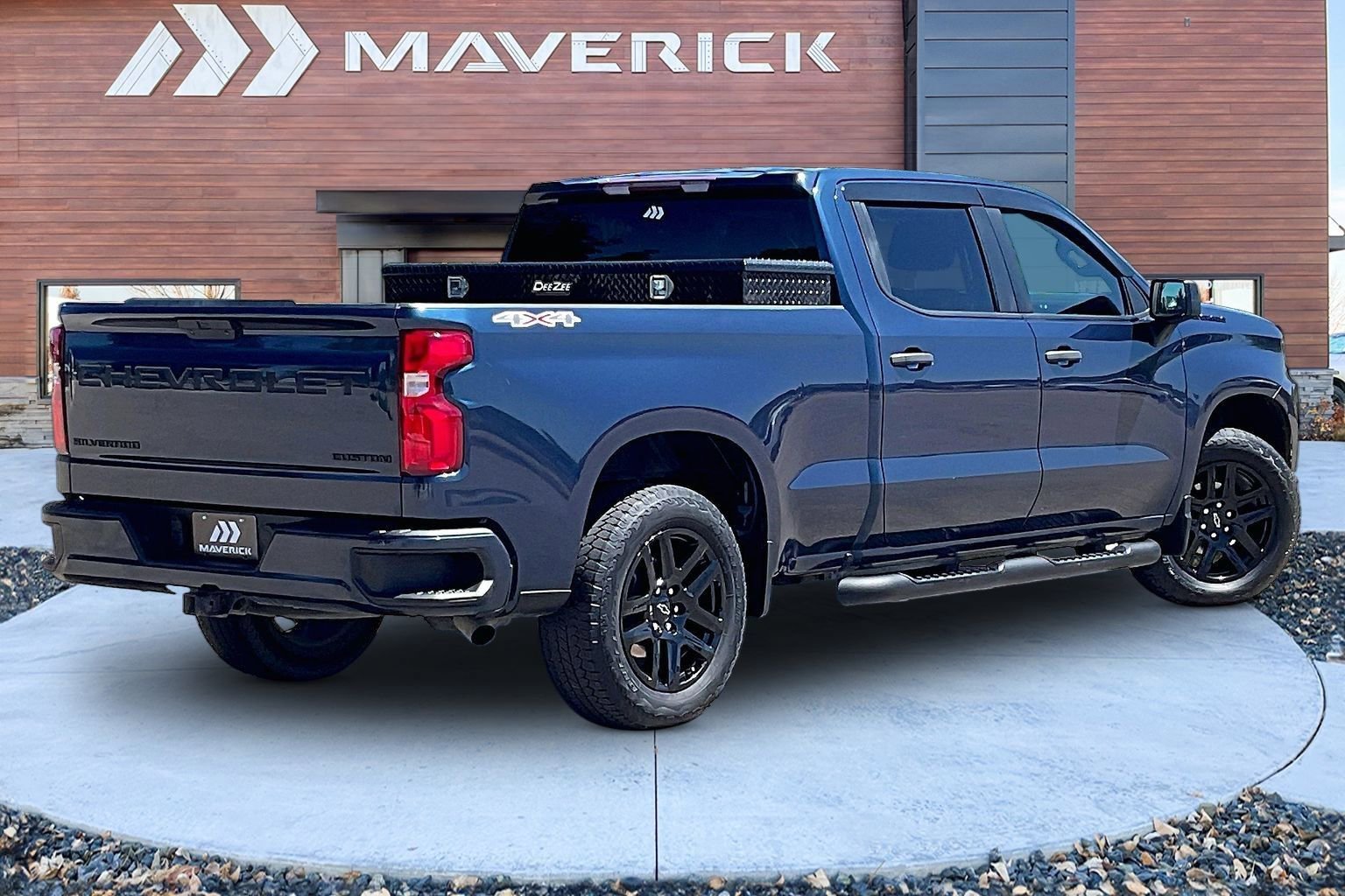 Used 2022 Chevrolet Silverado 1500 Custom w/ LPO, Blackout Package AWD/4WD image 5