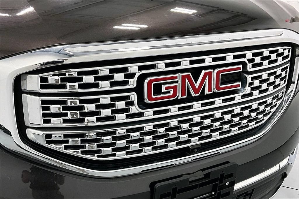 Used 2017 GMC Acadia Denali w/ Technology Package FWD image 35