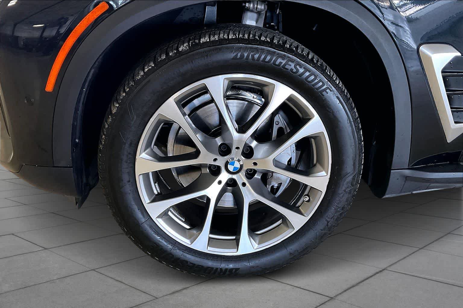 Used 2025 BMW X5 xDrive40i AWD/4WD image 11