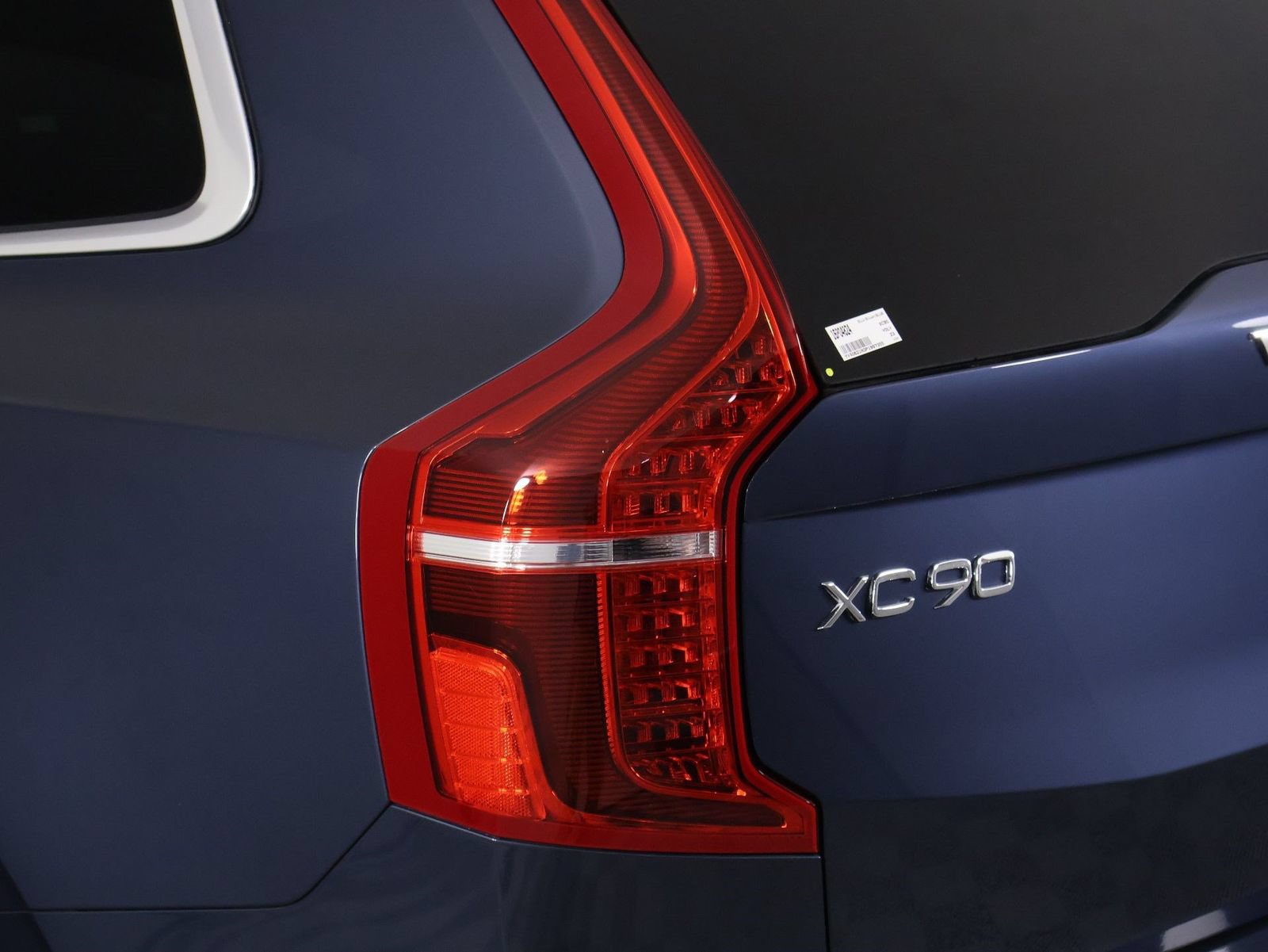 Certified 2023 Volvo XC90 B6 Plus AWD/4WD image 18