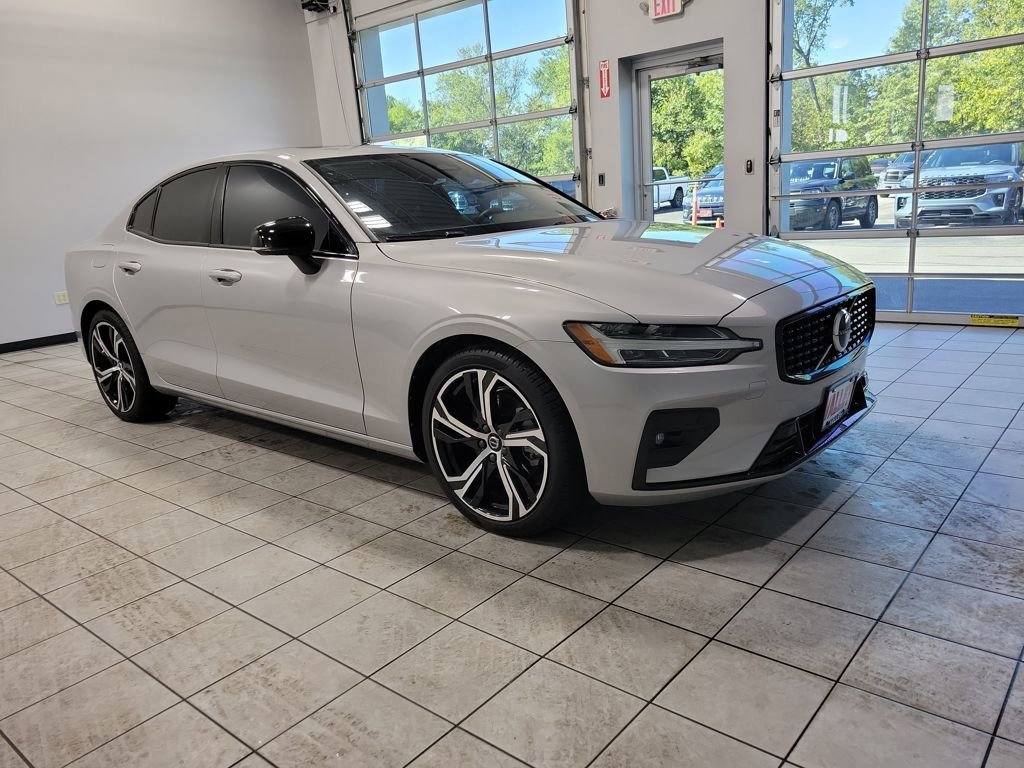 Used 2024 Volvo S60 B5 Core image 44