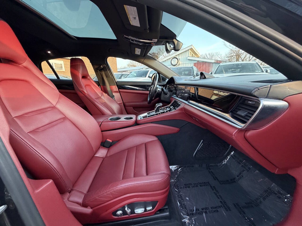 Used 2017 Porsche Panamera image 14