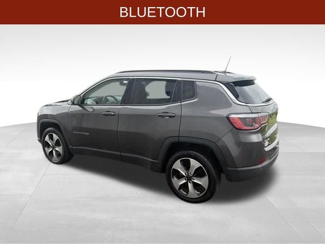 Used 2018 Jeep Compass Latitude w/ Popular Equipment Group AWD/4WD image 4