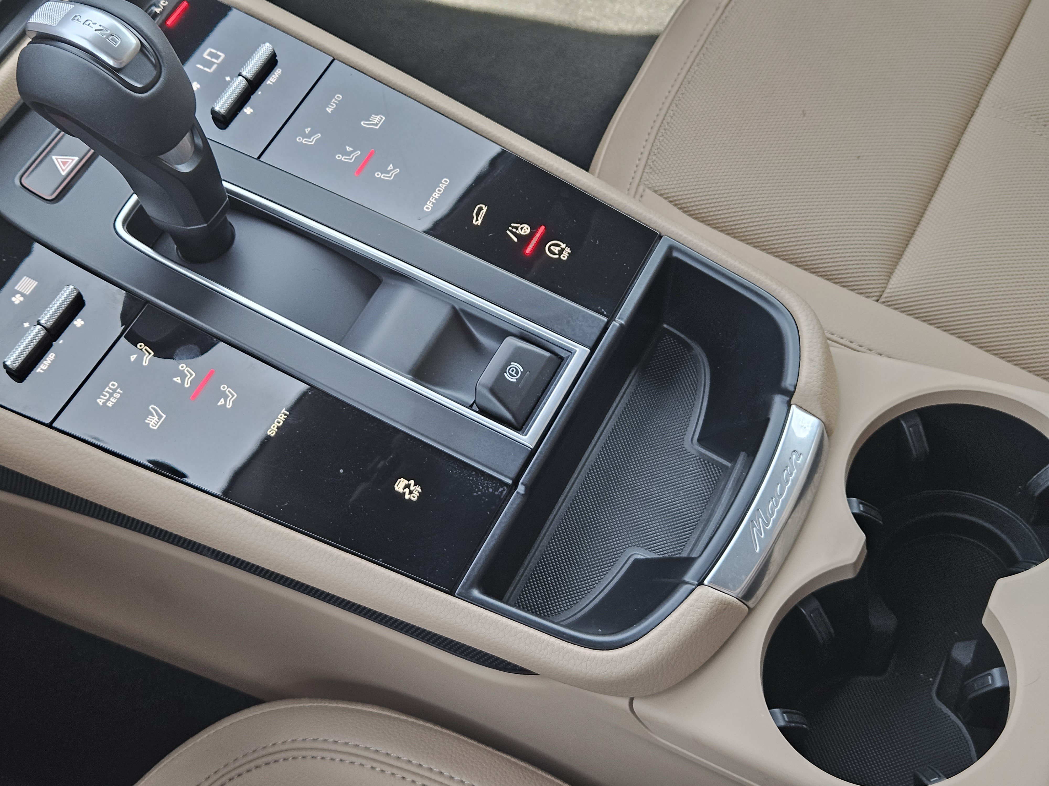 Certified 2026 Porsche Macan AWD/4WD image 20