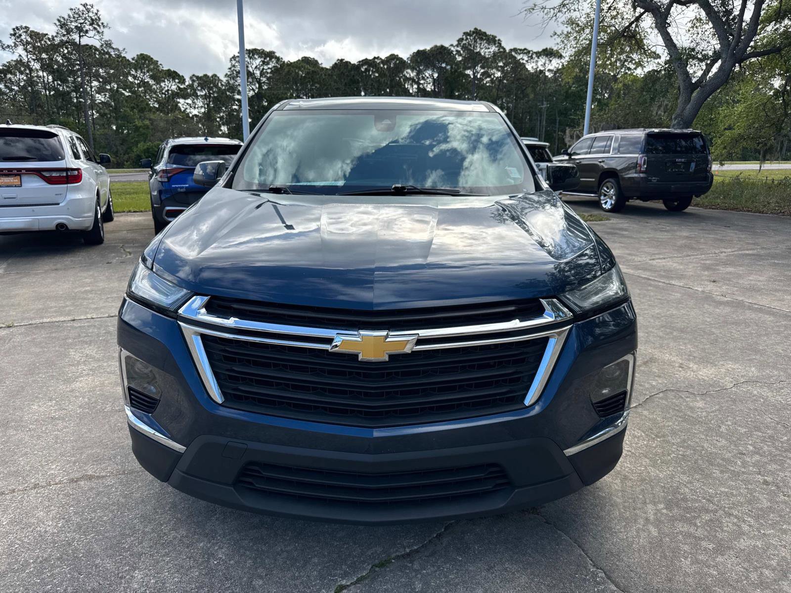 Used 2023 Chevrolet Traverse LS image 8
