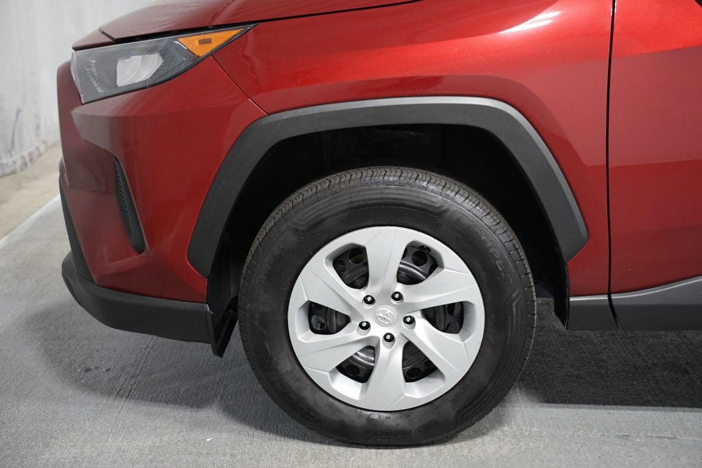 Used 2022 Toyota RAV4 LE image 5
