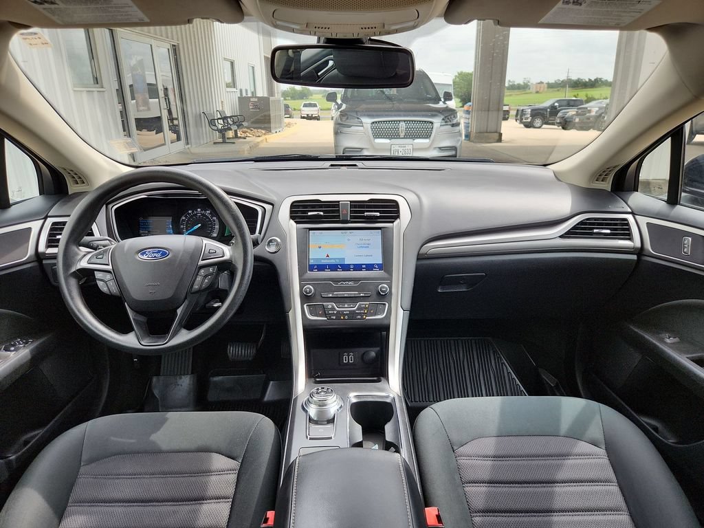 Used 2020 Ford Fusion SE AWD/4WD image 13
