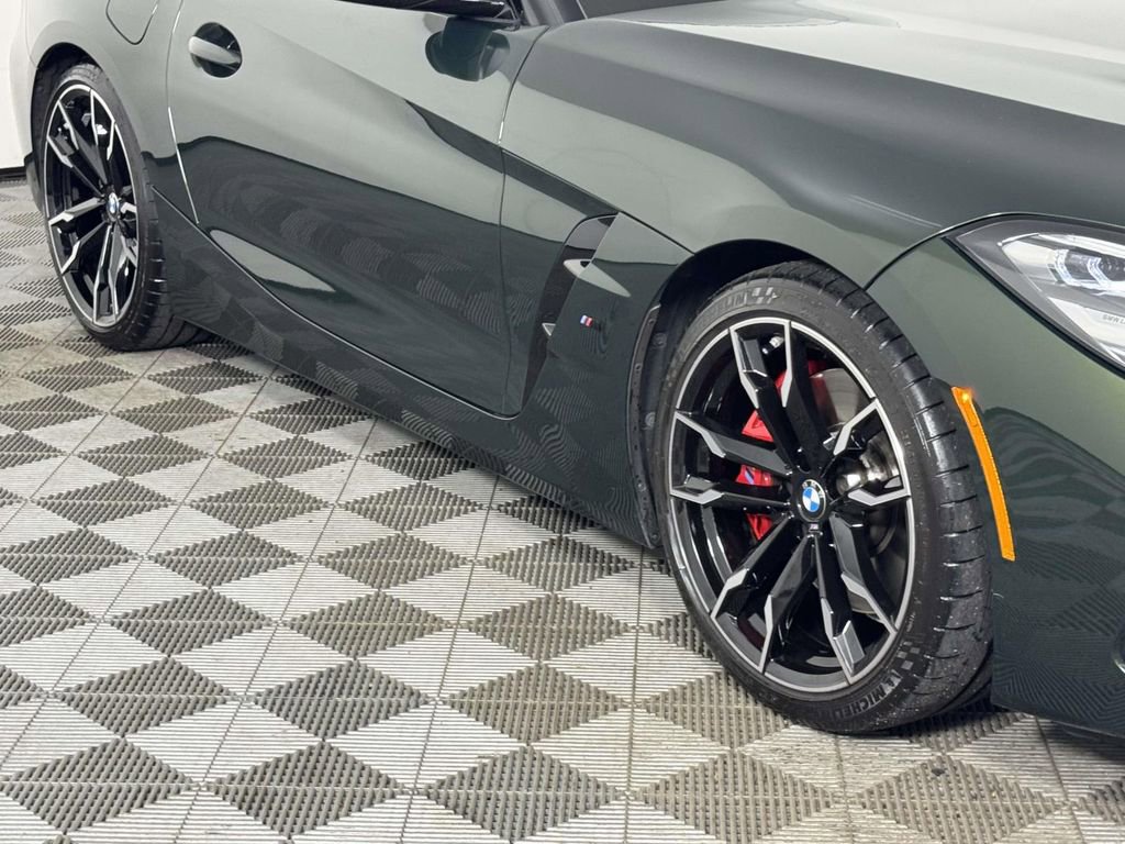 Used 2025 BMW Z4 M40i w/ Edition RWD image 12