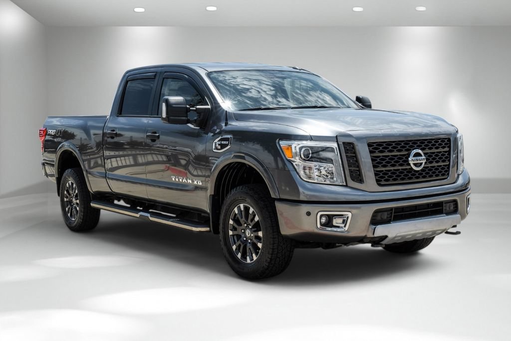 Used 2017 Nissan Titan PRO-4X w/ Pro-4x Convenience Package AWD/4WD image 5