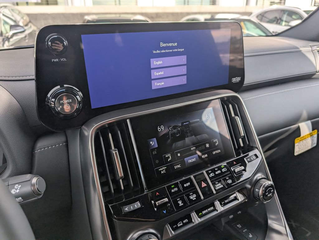 New 2025 Lexus LX 700h Luxury image 15