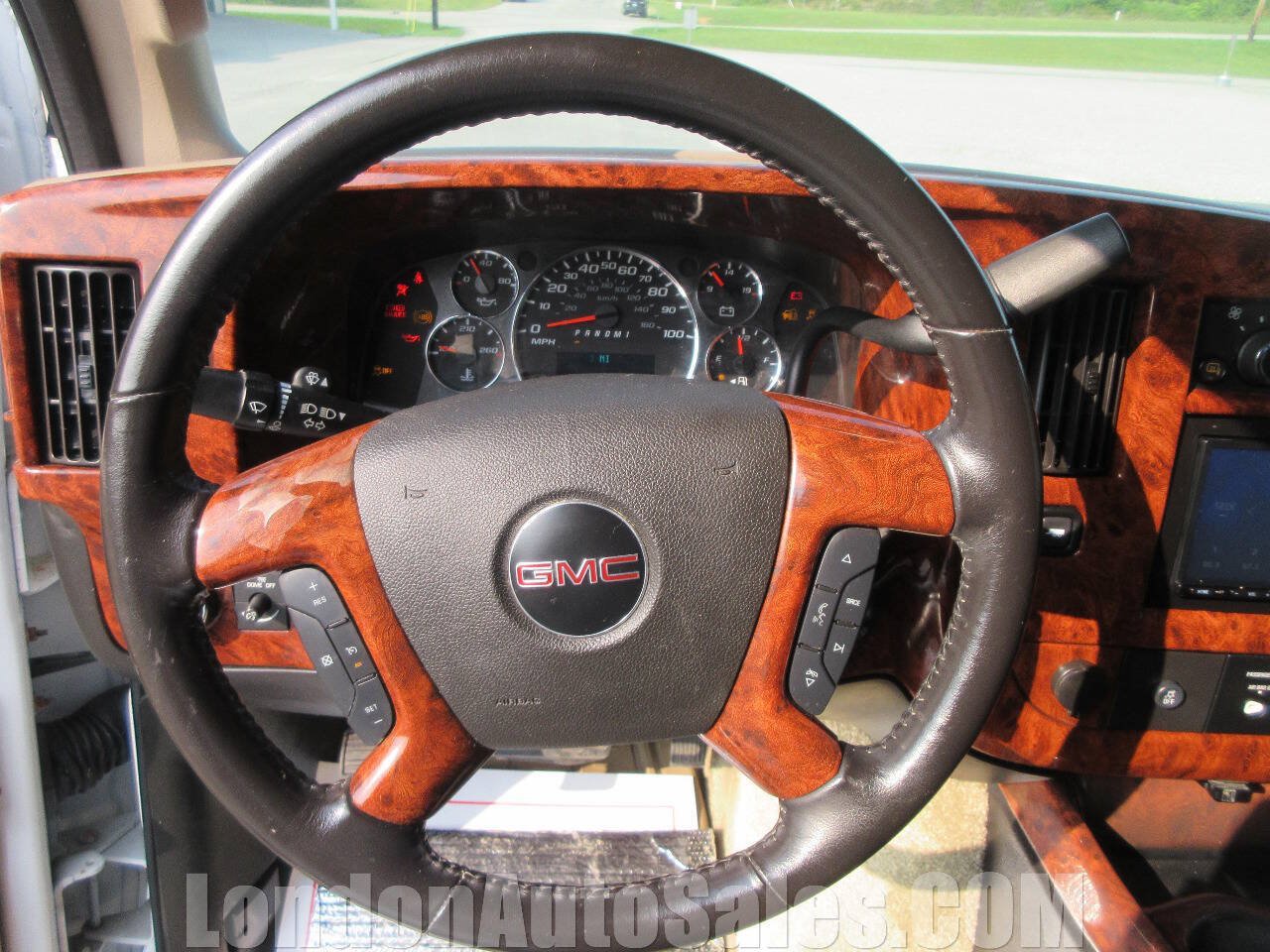 Used 2017 GMC Savana 2500 RWD image 11