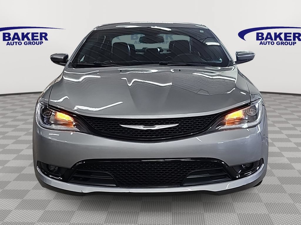 Used 2015 Chrysler 200 S w/ Navigation & Sound Group I FWD image 2