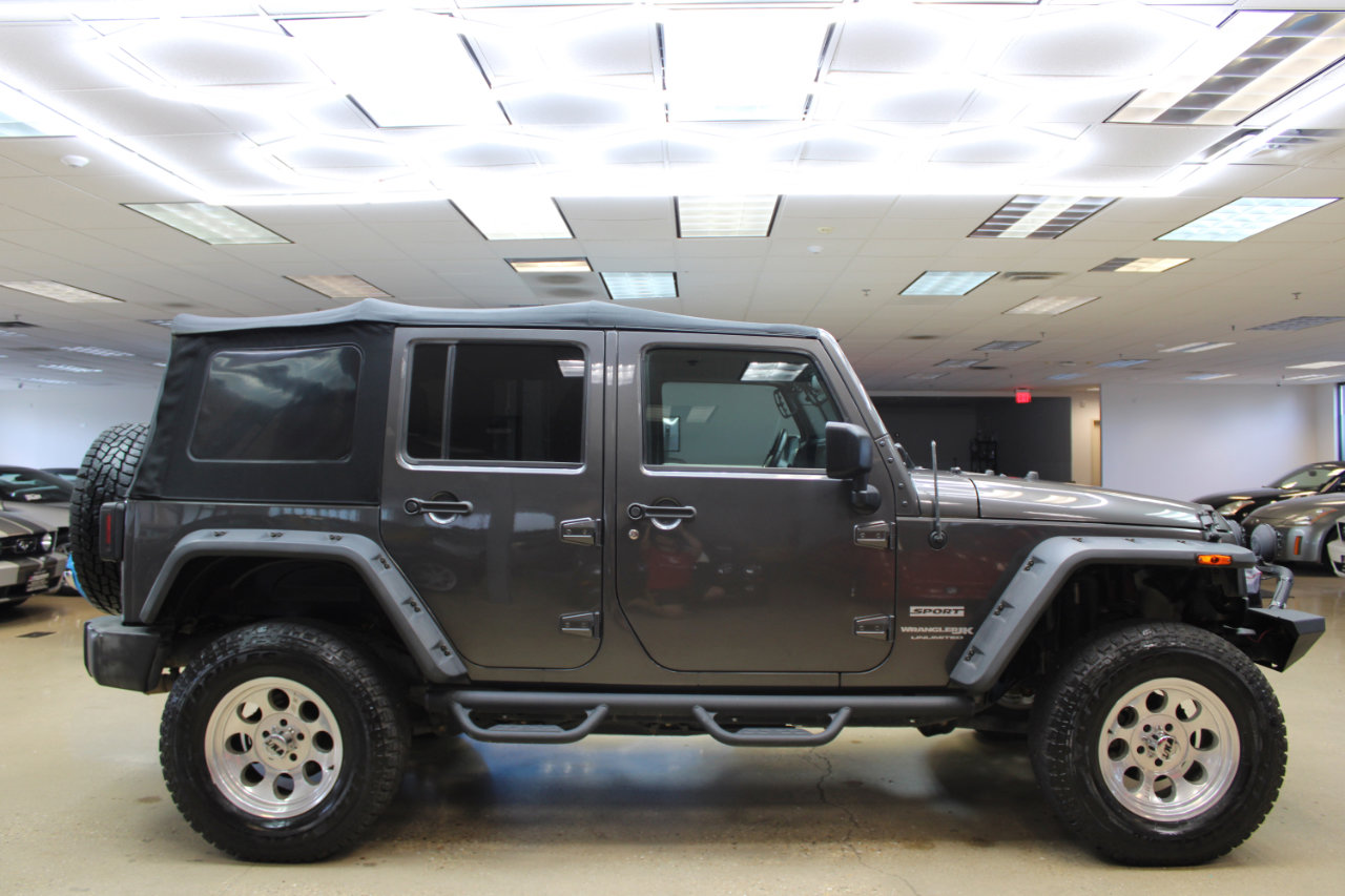 Used 2018 Jeep Wrangler Unlimited Sport S image 25