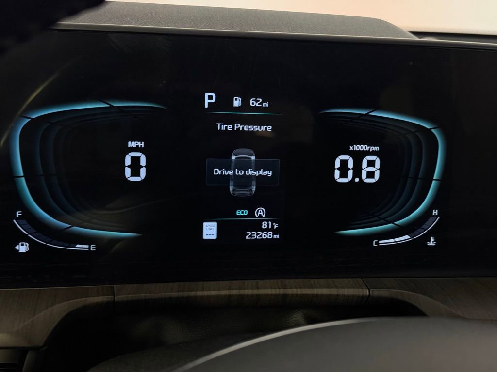 Used 2024 Kia Telluride EX w/ EX Captain's Chair Package FWD image 16