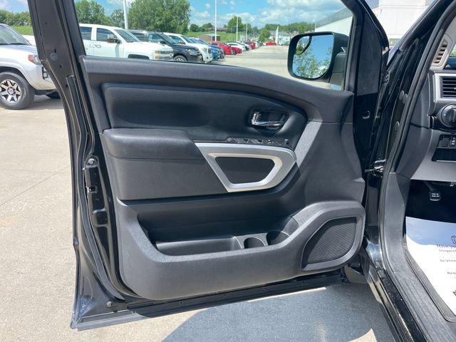Used 2018 Nissan Titan SV w/ SV Convenience Package AWD/4WD image 20